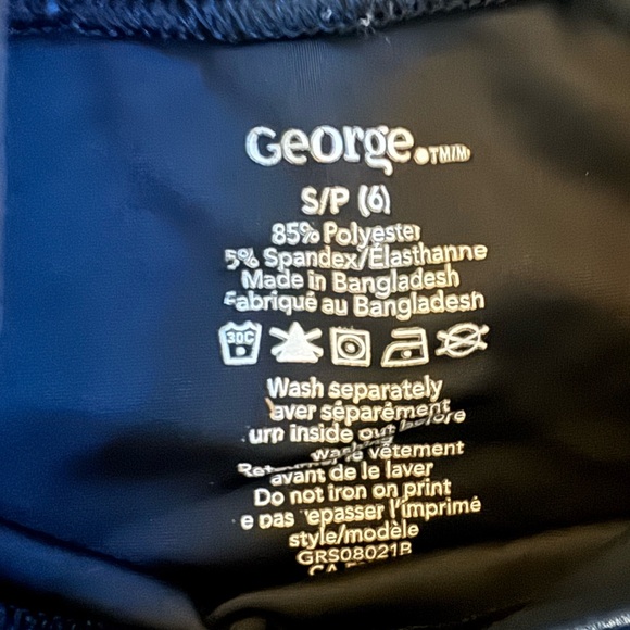 4 pairs Boys Swim Trunks and rash guard bundle - Picture 3 of 6